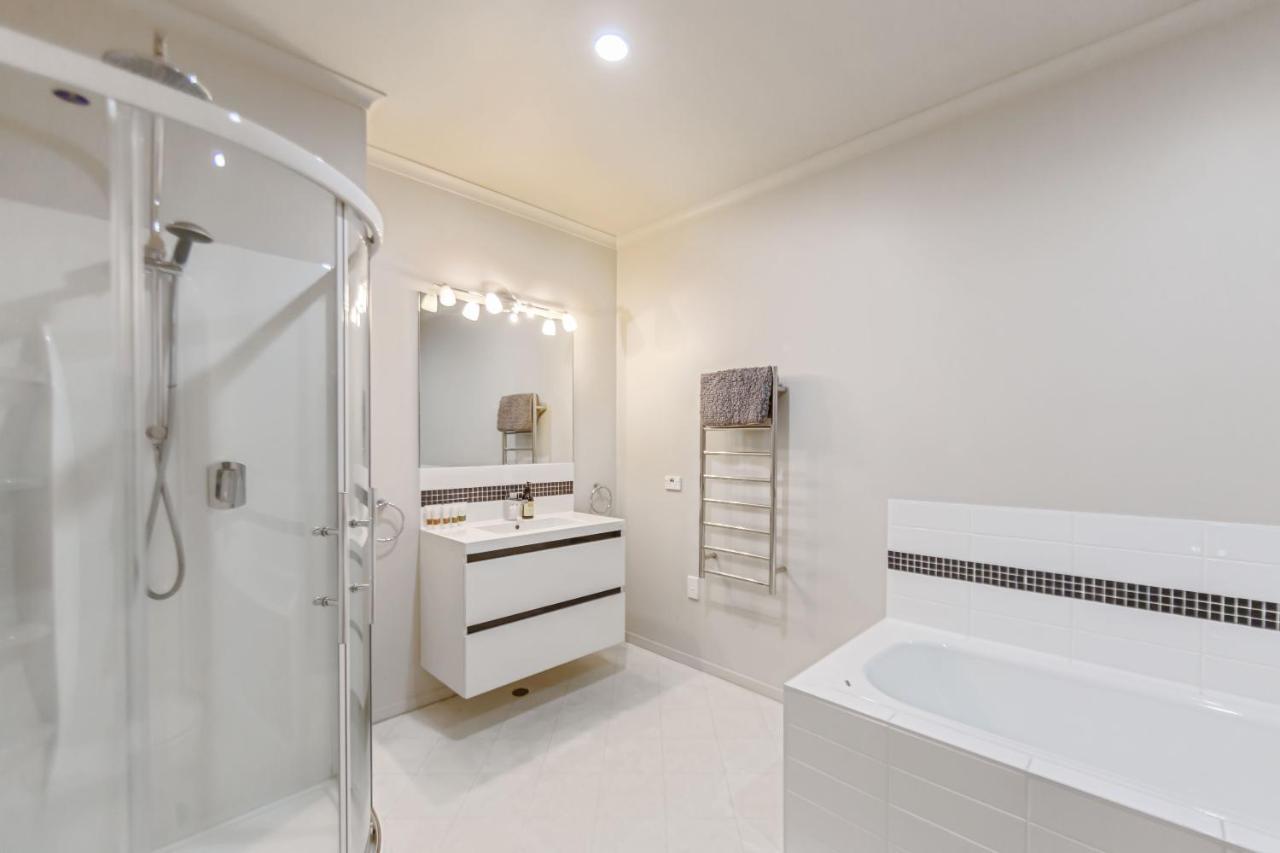 3 Bedroom Penthouse With Fabulous Views Auckland Bagian luar foto